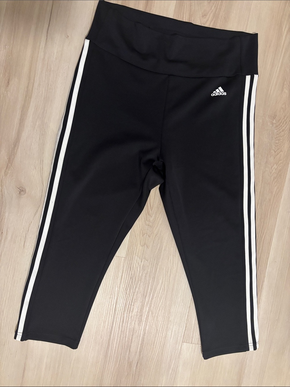 Adidas aeroready capris leggings size L